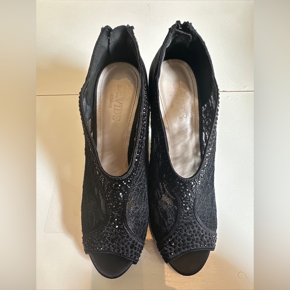 David’s Bridal Black High Heels Size 8.5
